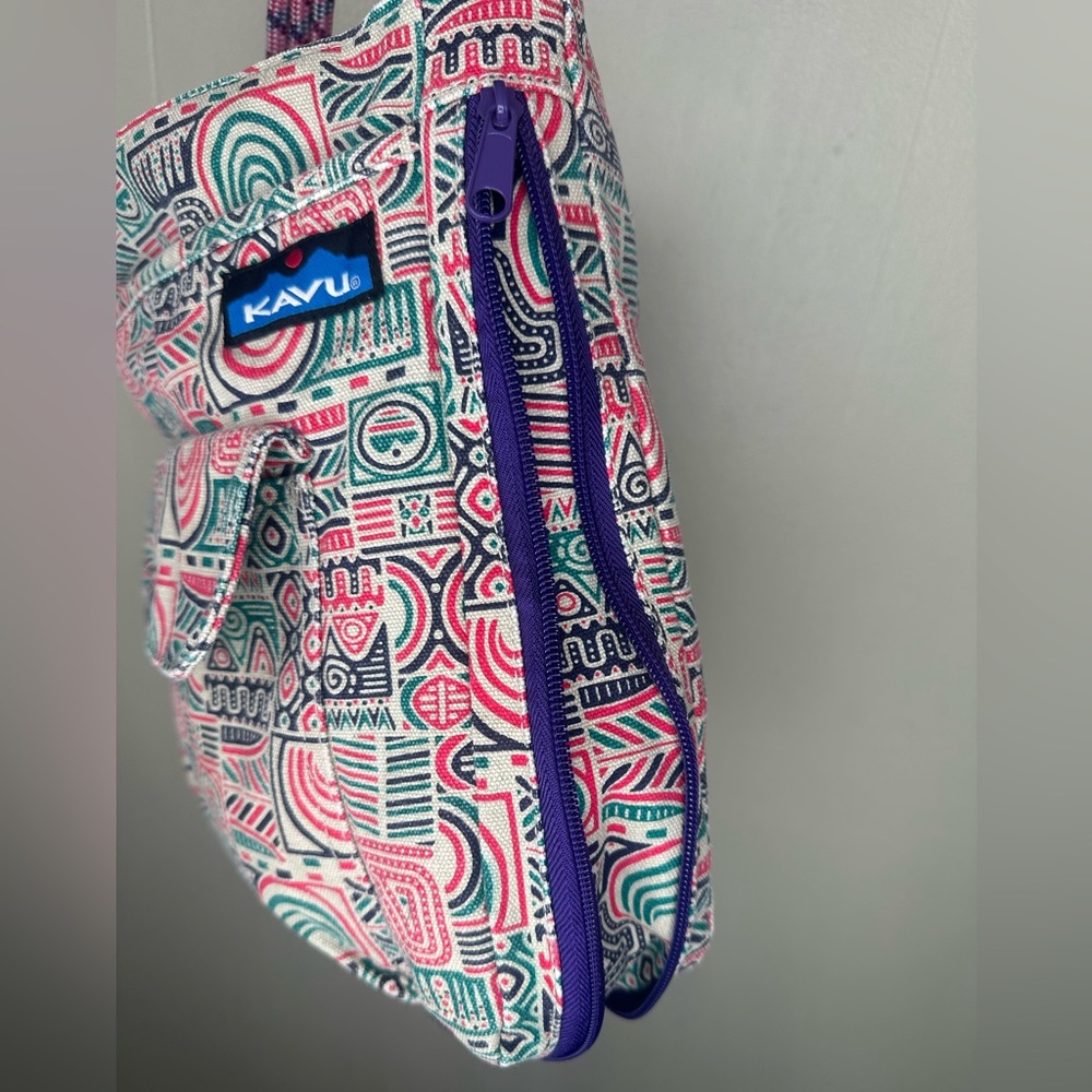 KAVU Crossbody Rope Bag with Pink and Green Geometric Design